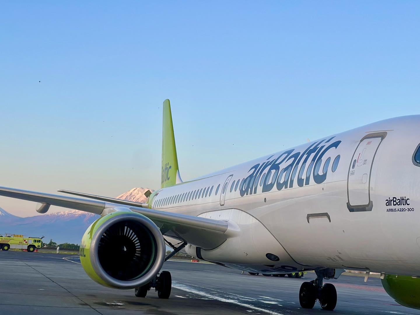 http://www.zvartnots.aero/Img/CMS/airBaltic3.jpg