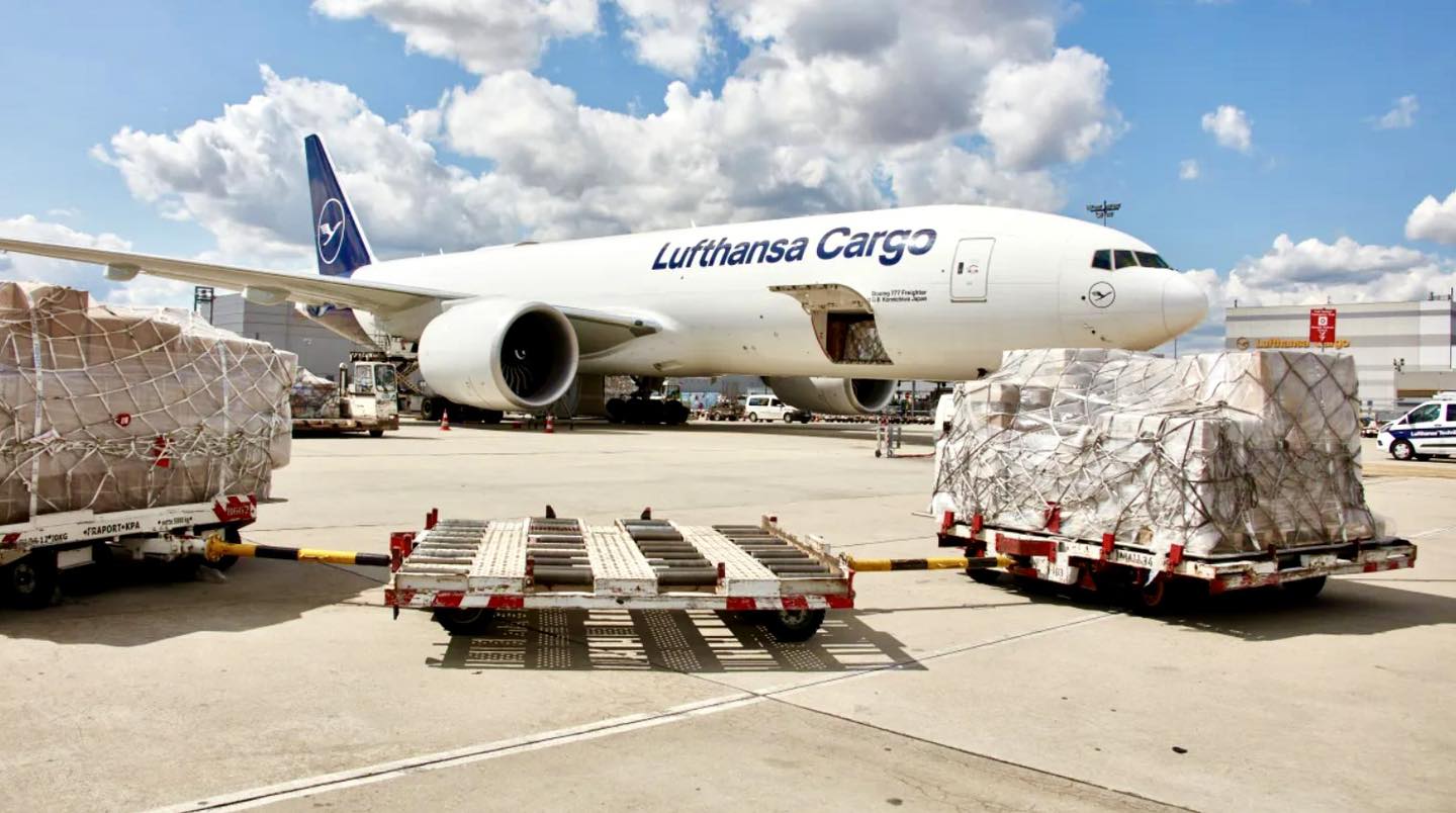 http://www.zvartnots.aero/Img/CMS/lufthansa_cargo.jpg